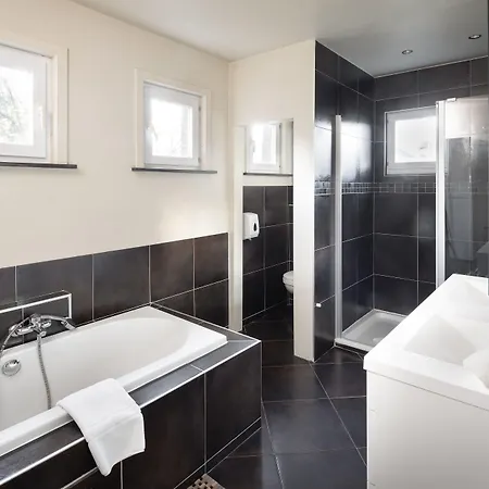 パークホテル 2*