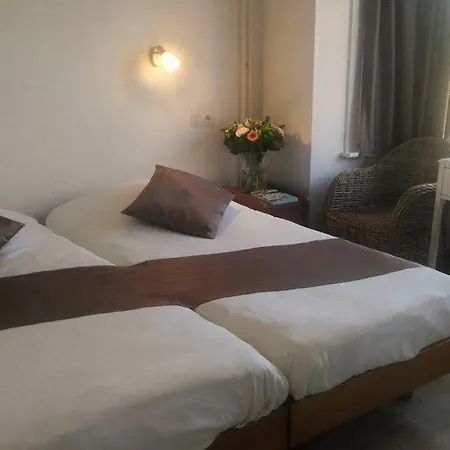 Parkhotel Отель 2*