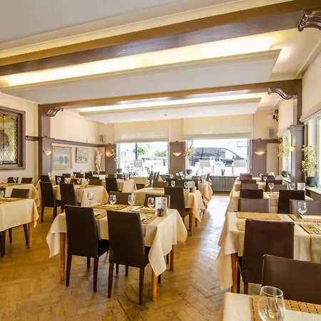 Отель Parkhotel 2*
